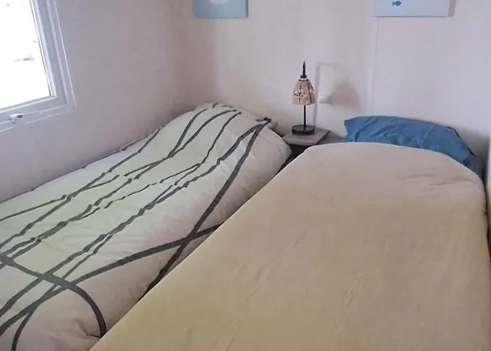Le Petit Mobilhome De Charlotte - Georges De Didonne Campsite *